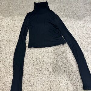 Black Aritzia Long Sleeve